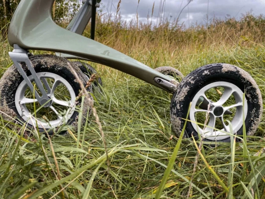 rollator met luchtbanden