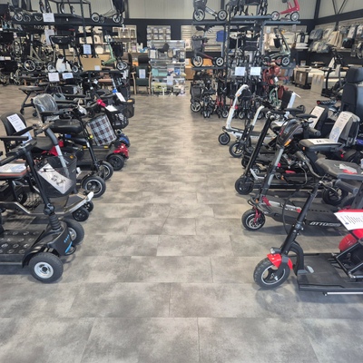 opvoiuwbare scootmobiel showroom lichtgewicht