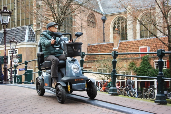 luxe scootmobiel met vering en lithium accu