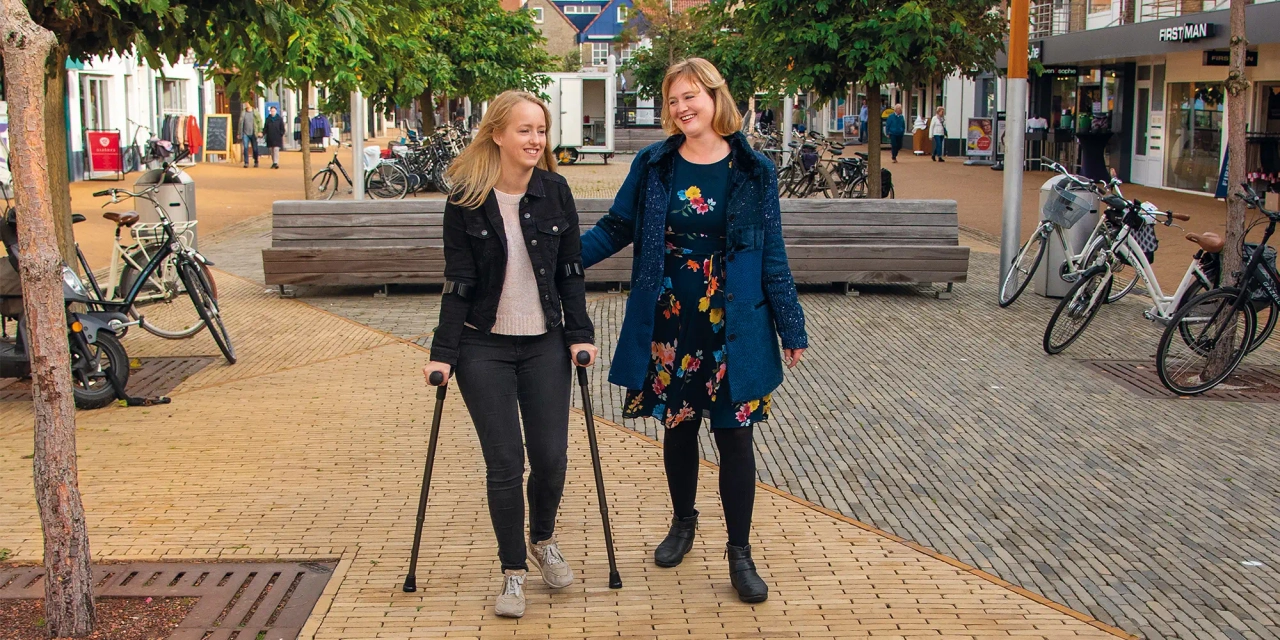 elleboogkrukken in gebruik