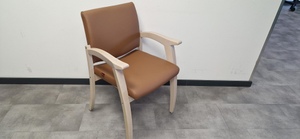 Senioren Eetkamerstoel Lage Gevormde Rugleuning - Model 7065