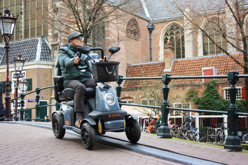 luxe scootmobiel met vering en lithium accu