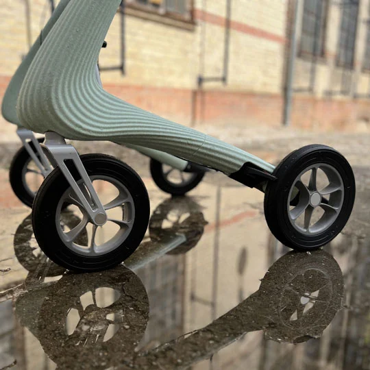 rollator met grote wielen